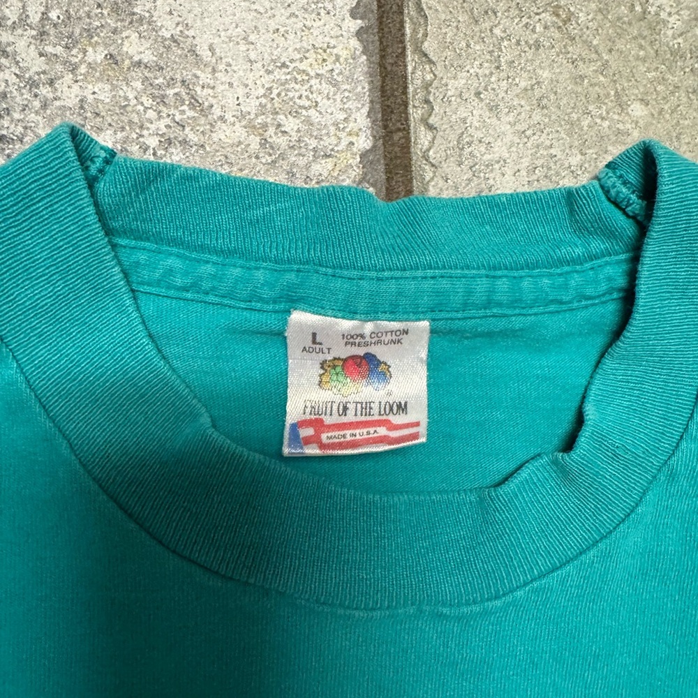 Vintage Otter Alaska Love One Another Shirt - Picture 4 of 6